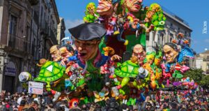Festivals, défilés et farces – La Fondation Culturelle Italienne